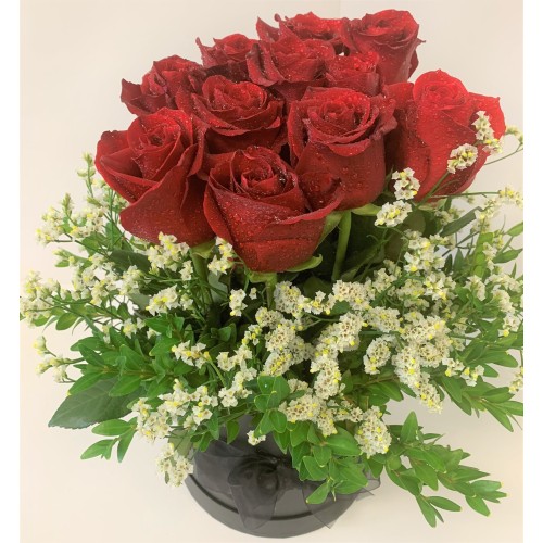 12 Red Roses In Hat Box